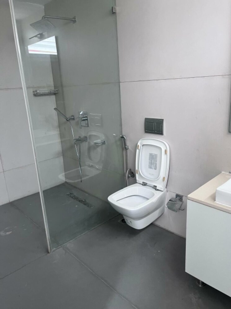 Bathroom, prestige-edwardian 4 Bedroom 5855 Sq.Ft. Apartment In Vasanth Nagar Bangalore 9346976