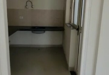 Furnished Amenities in 2.5 BHK Apartment at Imperia Esfera, Sector 37c – for Sale