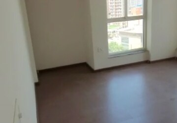 Room in 2.5 BHK Apartment at Imperia Esfera, Sector 37c – for Sale