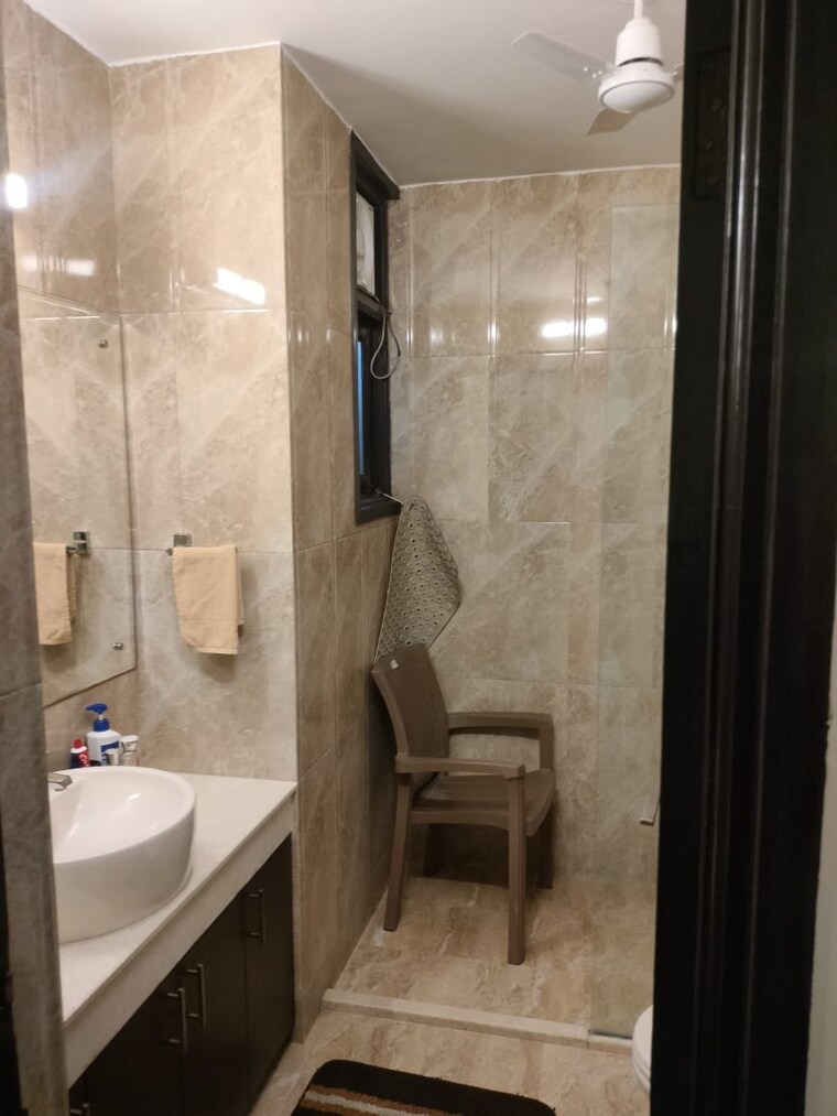 Bathroom, karanvir-towers 3 Bedroom 2150 Sq.Ft. Apartment In Sector 52 Gurgaon 9346989