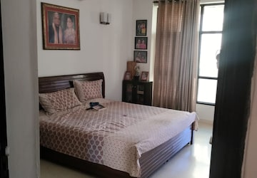 Bedroom in 3 BHK Apartment at Karanvir Towers, Sector 52 – for Sale