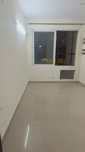 Room in 2 BHK Apartment at Aditya Urban Casa, Sector 78 – for Rent