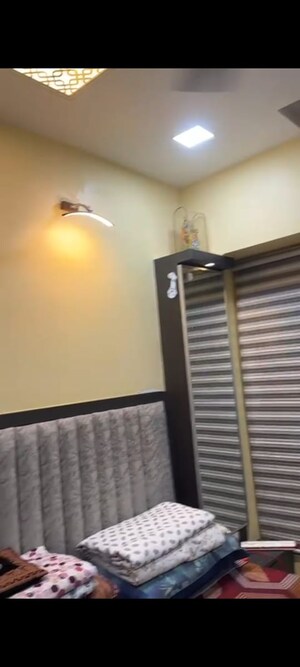 Room in 1 BHK Apartment at Lodha Amara, Kolshet Road – for Rent