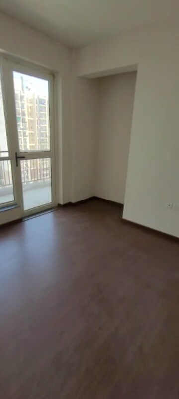 Room in 3.5 BHK Apartment at Imperia Esfera, Sector 37c – for Sale