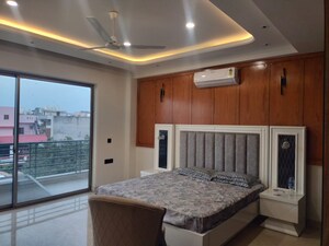 Bedroom in 3 BHK Builder Floor at Sector 45 – for Rent