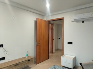Room in 3 BHK Builder Floor at Sector 45 – for Rent