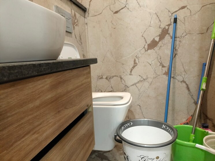 Bathroom, sector 45 3 Bedroom 215 Sq.Yd. Builder Floor In Sector 45 Gurgaon 9347000