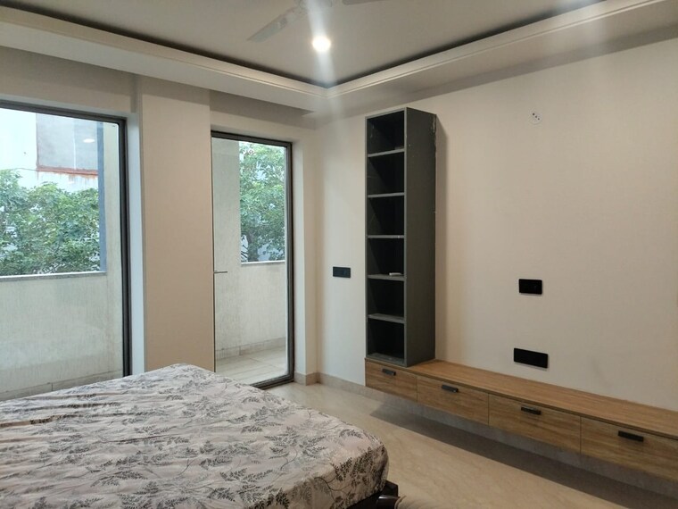 Room, sector 45 3 Bedroom 215 Sq.Yd. Builder Floor In Sector 45 Gurgaon 9347000