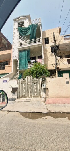 2.5 BHK + Servant Room Independent House For Sale in Sector 3