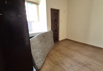 Room in 3.5 BHK Apartment at OCS Apartments, Mayur Vihar 1 – for Rent