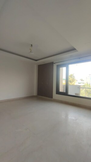 Room in 3 BHK Builder Floor at Greater Kailash I – for Rent