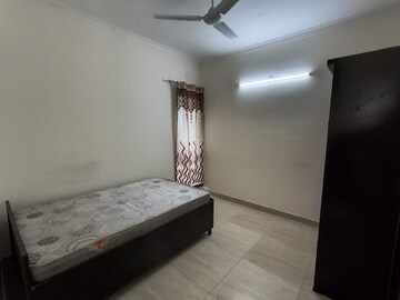 Room in 3 BHK Apartment at Panchsheel Greens II, Sector 16 Greater Noida – for Sale