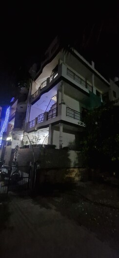 2.5 BHK + Servant Room Independent House For Sale in Sector 3