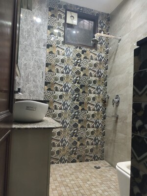 Furnished Amenities in 3 BHK Builder Floor at Chittaranjan Park – for Sale