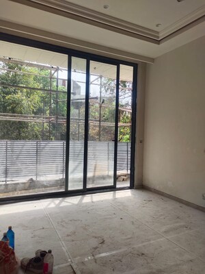 Room in 3 BHK Builder Floor at Chittaranjan Park – for Sale