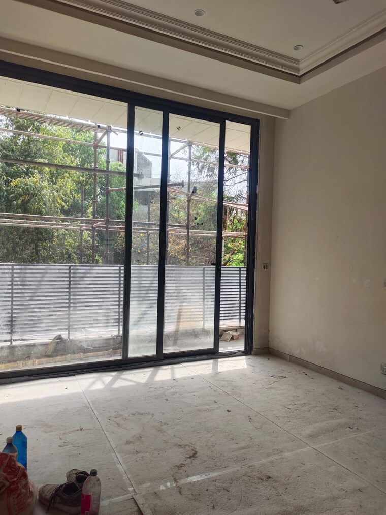 Room, chittaranjan park 3 Bedroom 2250 Sq.Ft. Builder Floor In Chittaranjan Park Delhi 9347037