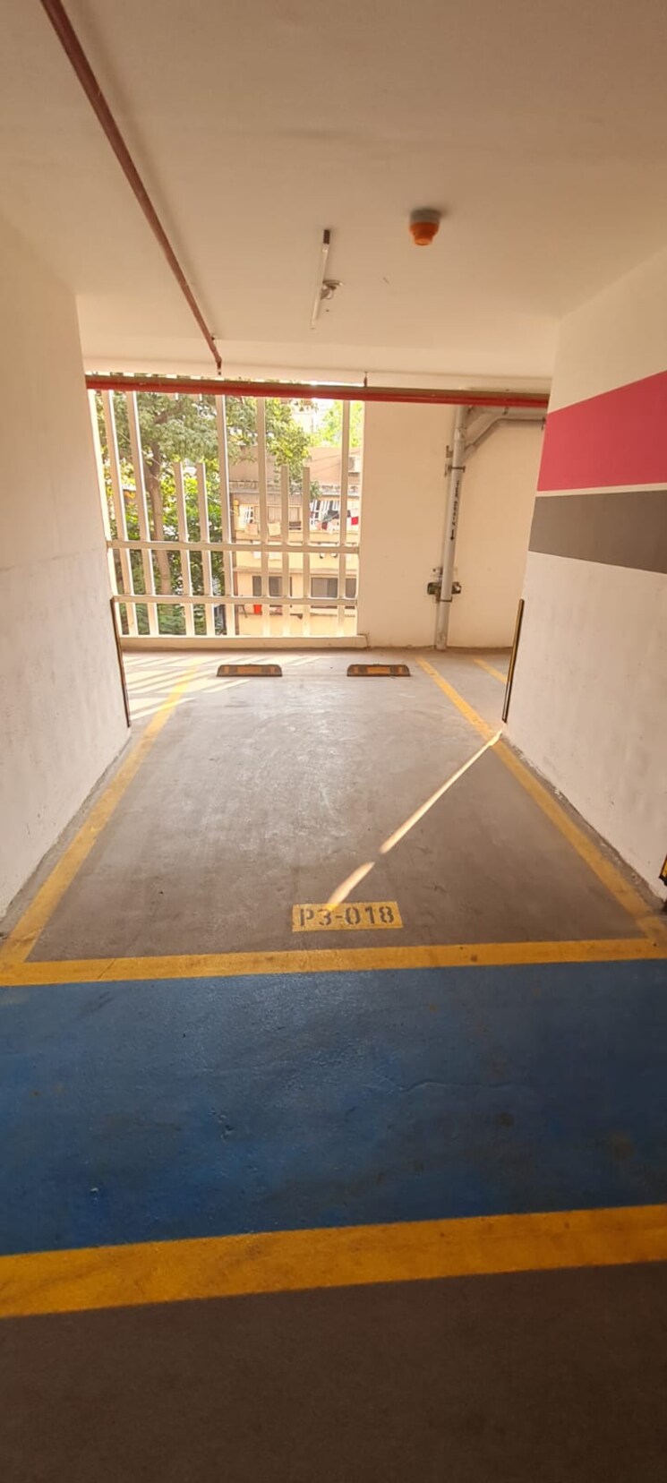 Swimming Pool, lodha-primo 3 Bedroom 1082 Sq.Ft. Apartment In Parel Mumbai 9347065