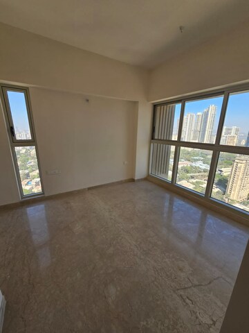 Room in 3 BHK Apartment at Lodha Primo, Parel – for Sale
