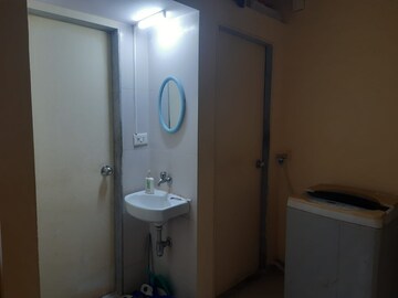 Bathroom in 1 BHK Apartment at Merwanji Tower, Parel – for Sale