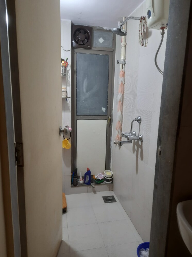 Bathroom, merwanji-tower 1 Bedroom 380 Sq.Ft. Apartment In Parel Mumbai 9347075