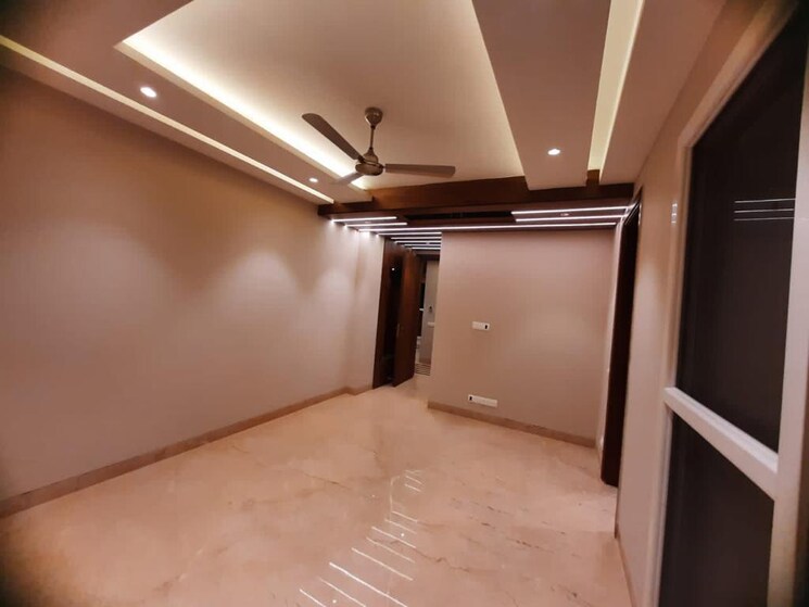 Room, greater kailash i 4 Bedroom 4500 Sq.Ft. Builder Floor In Greater Kailash I Delhi 9347087