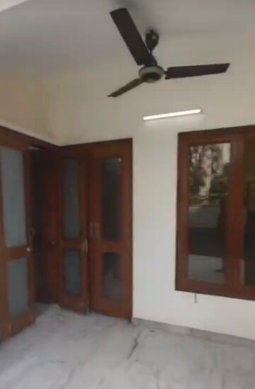 Bedroom in 3 BHK Builder Floor at Chittaranjan Park – for Rent