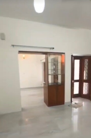 3 BHK Builder Floor For Rent in Chittaranjan Park