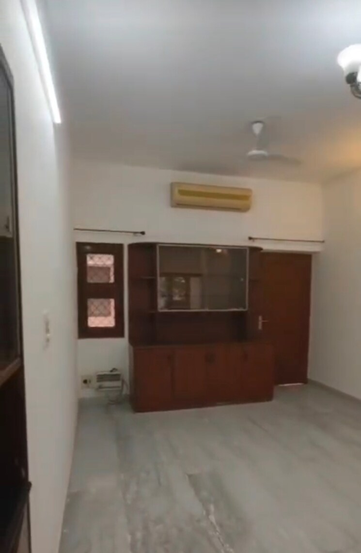 Kitchen, chittaranjan park 3 Bedroom 1800 Sq.Ft. Builder Floor In Chittaranjan Park Delhi 9347093