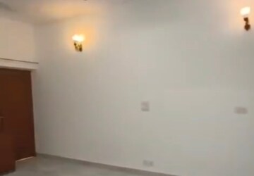 Room in 3 BHK Builder Floor at Chittaranjan Park – for Rent
