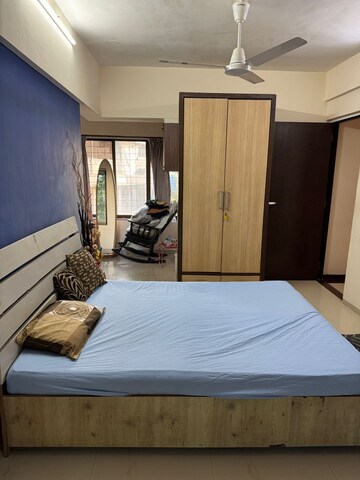 Bedroom in 2 BHK Apartment at Andheri West – for Rent