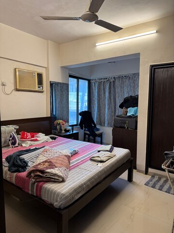 Bedroom in 2 BHK Apartment at Andheri West – for Rent