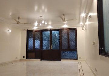 Furnished Amenities in 4 BHK Builder Floor at Greater Kailash I – for Rent