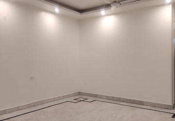 Room in 4 BHK Builder Floor at Greater Kailash I – for Rent
