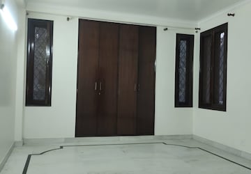 Room in 4 BHK Builder Floor at Greater Kailash I – for Rent