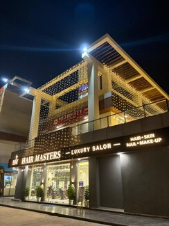 Retail Shop For Sale in 83 Avenue Oodles Sky Walk