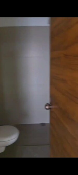 Room in 3 BHK Apartment at Je And Vee Om Trimurti, Malad East – for Rent