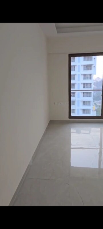 Room in 3 BHK Apartment at Je And Vee Om Trimurti, Malad East – for Rent