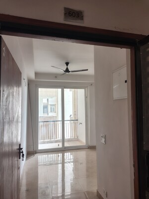 Room in 3 BHK Apartment at Amrapali Riverview, Amrapali Leisure Valley – for Rent
