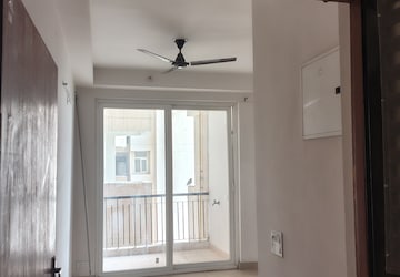 Room in 3 BHK Apartment at Amrapali Riverview, Amrapali Leisure Valley – for Rent