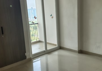 Furnished Amenities in 3 BHK Apartment at Amrapali Riverview, Amrapali Leisure Valley – for Rent