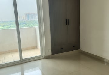 3 BHK Apartment For Rent in Amrapali Riverview, Amrapali Leisure Valley