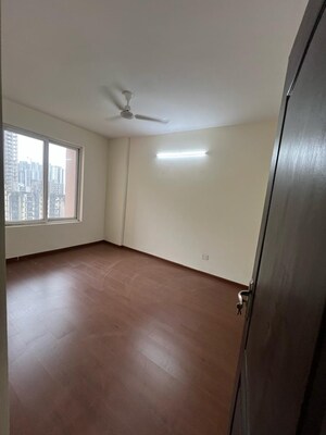 Room in 3.5 BHK Apartment at 3C Orris Greenopolis, Sector 89 – for Rent