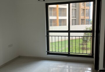 Room in 3 BHK Apartment at Pride World City Wellington, Madhav Nagar – for Rent