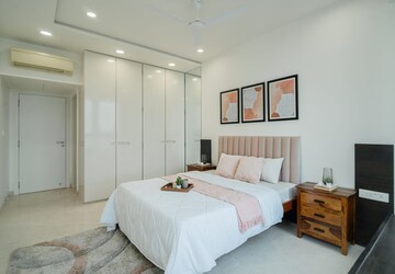 Bedroom in 3 BHK Apartment at Oberoi Realty Exquisite, Goregaon East – for Rent