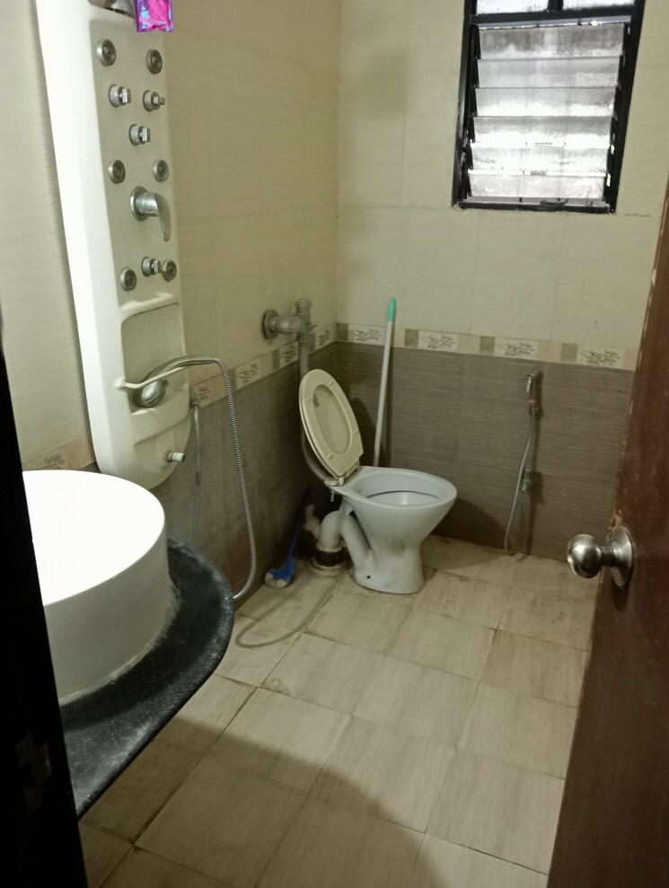 Bathroom, the-pearl 3 Bedroom 1500 Sq.Ft. Apartment In Balewadi Pune 9347171