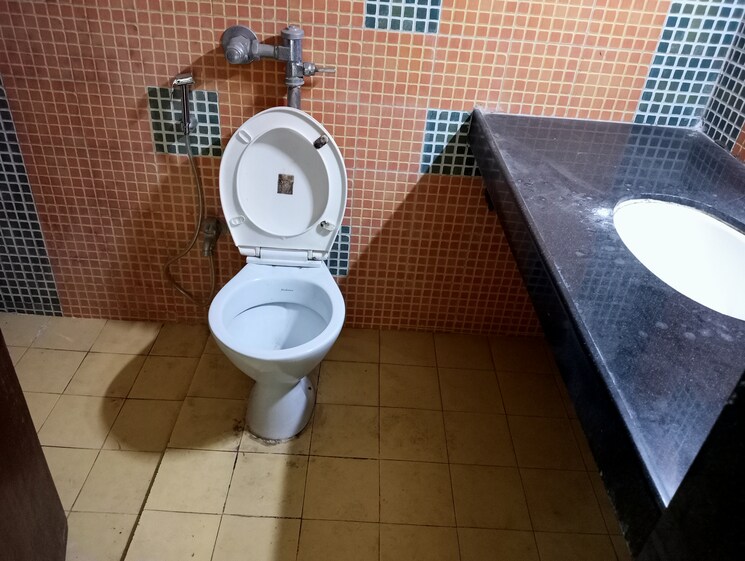 Bathroom, the-pearl 3 Bedroom 1500 Sq.Ft. Apartment In Balewadi Pune 9347171