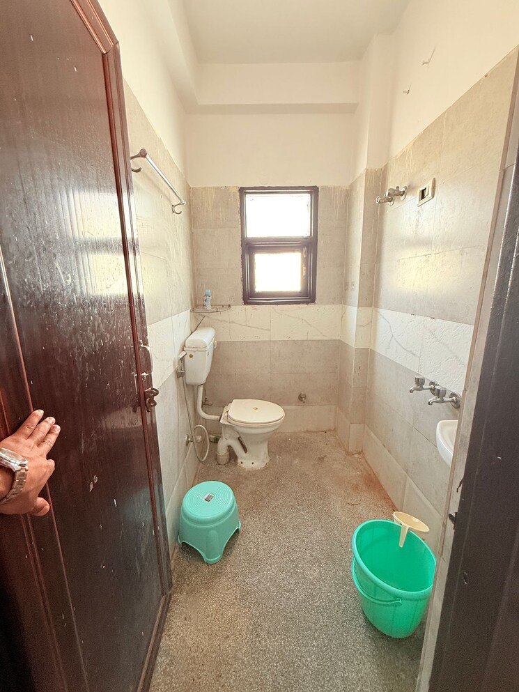 Bathroom, saket 1 Bedroom 650 Sq.Ft. Builder Floor In Saket Delhi 9347179