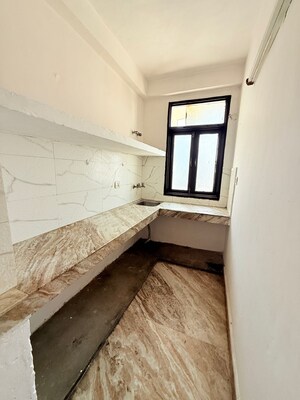 Room in 1 BHK Builder Floor at Saket – for Rent