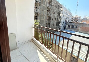 Balcony in 1 BHK Builder Floor at Saket – for Rent