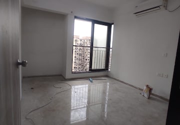 Room in 2 BHK Apartment at Sector 6 Sanpada – for Sale